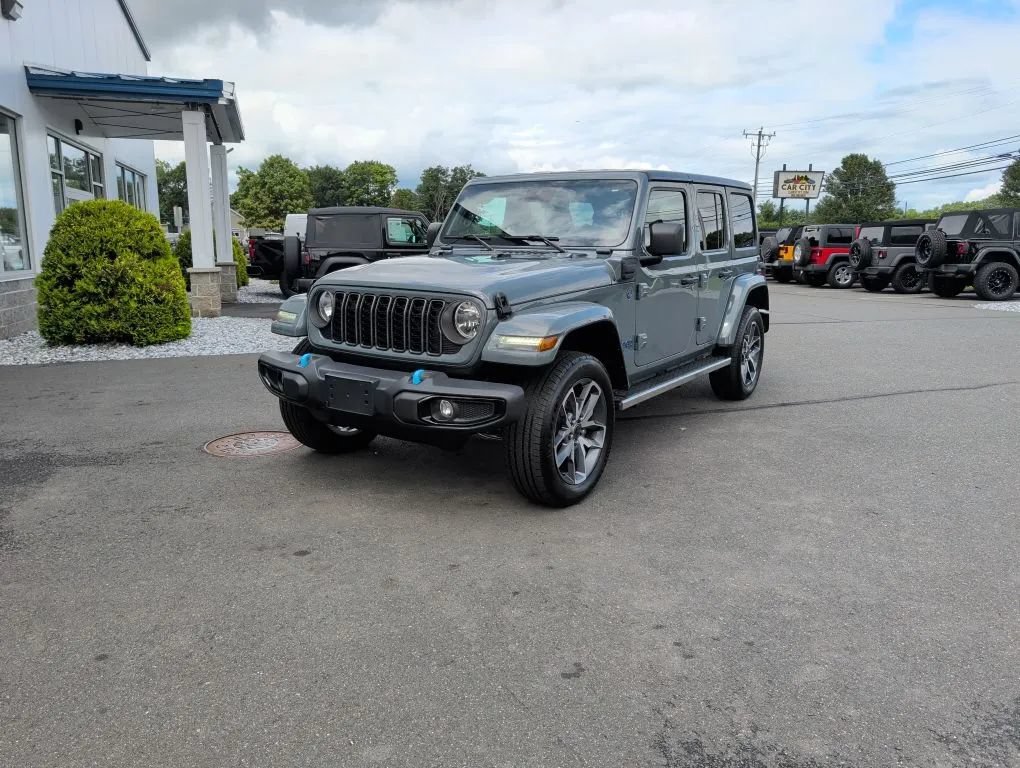 Used 2024 Jeep Wrangler Unlimited AWD/4WD image 17