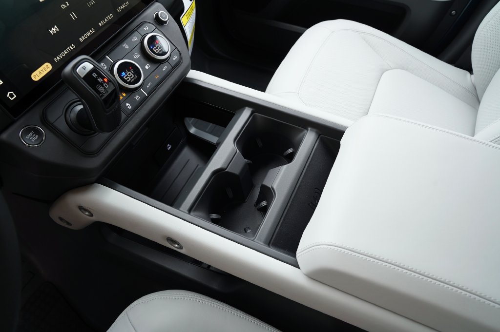 New 2026 Land Rover Defender 110 X-Dynamic SE AWD/4WD image 30