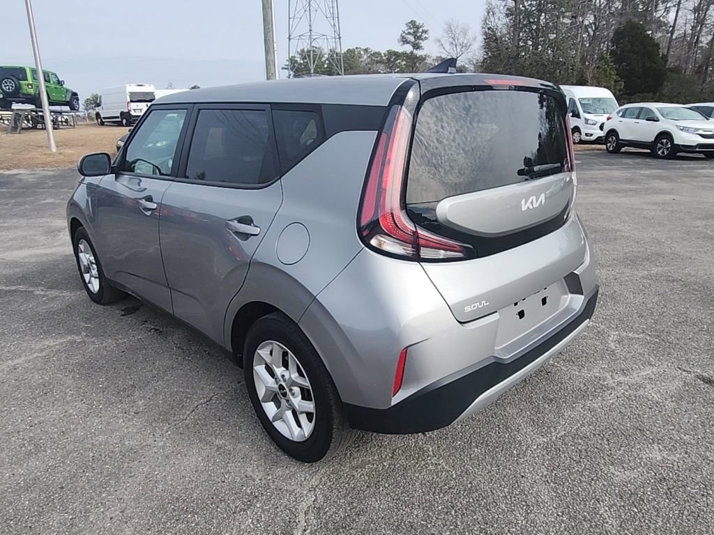Used 2024 Kia Soul LX w/ Option Group 015 image 19