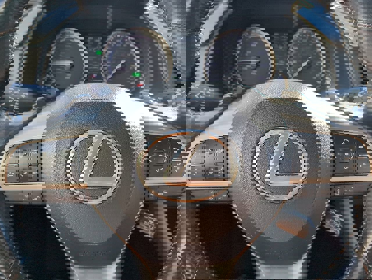 Used 2020 Lexus RX 450h AWD image 18