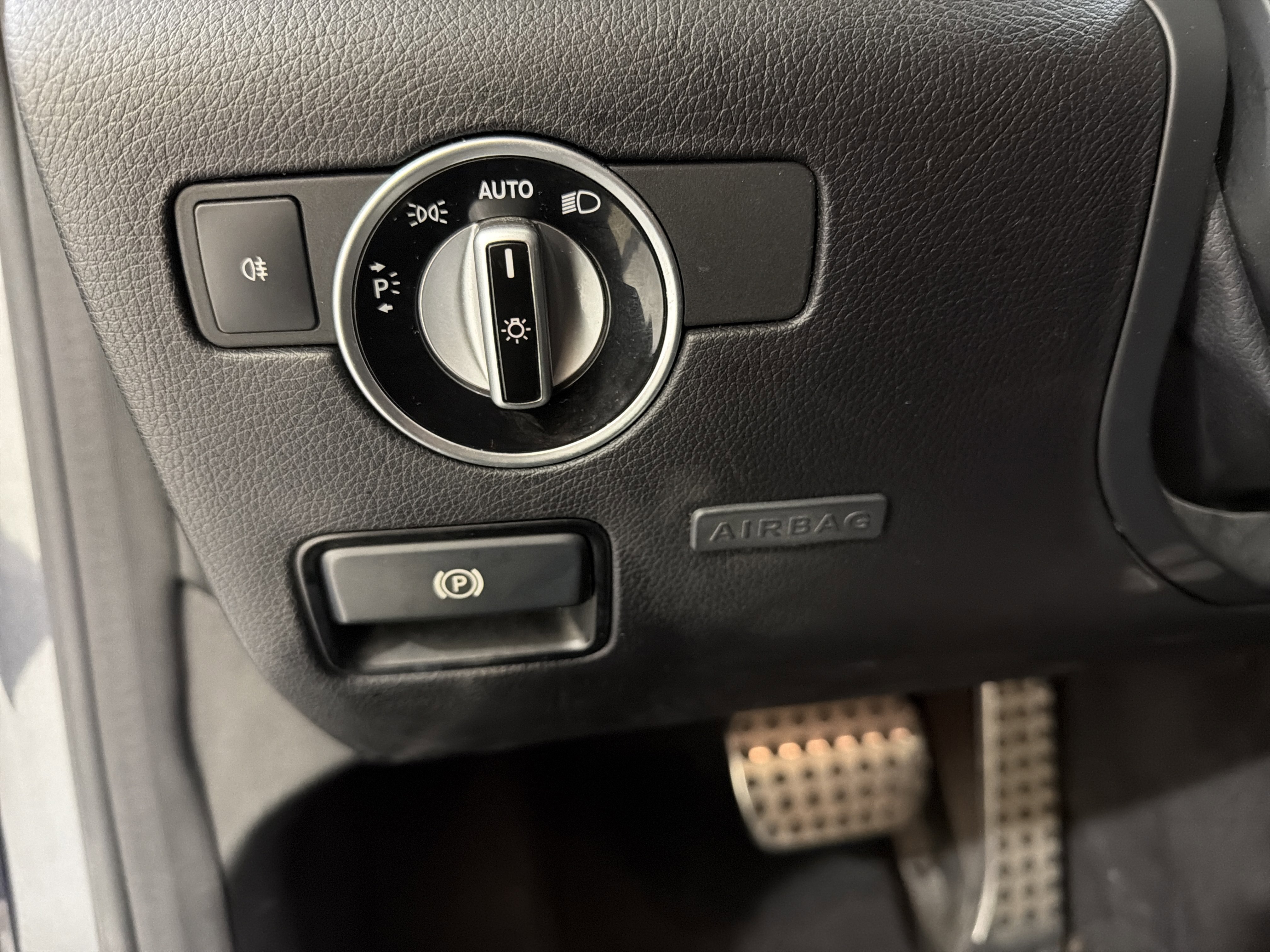 Used 2015 Mercedes-Benz SLK 250 image 19