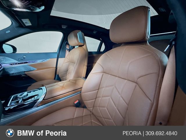 Used 2024 BMW 760i xDrive w/ Executive Package image 22