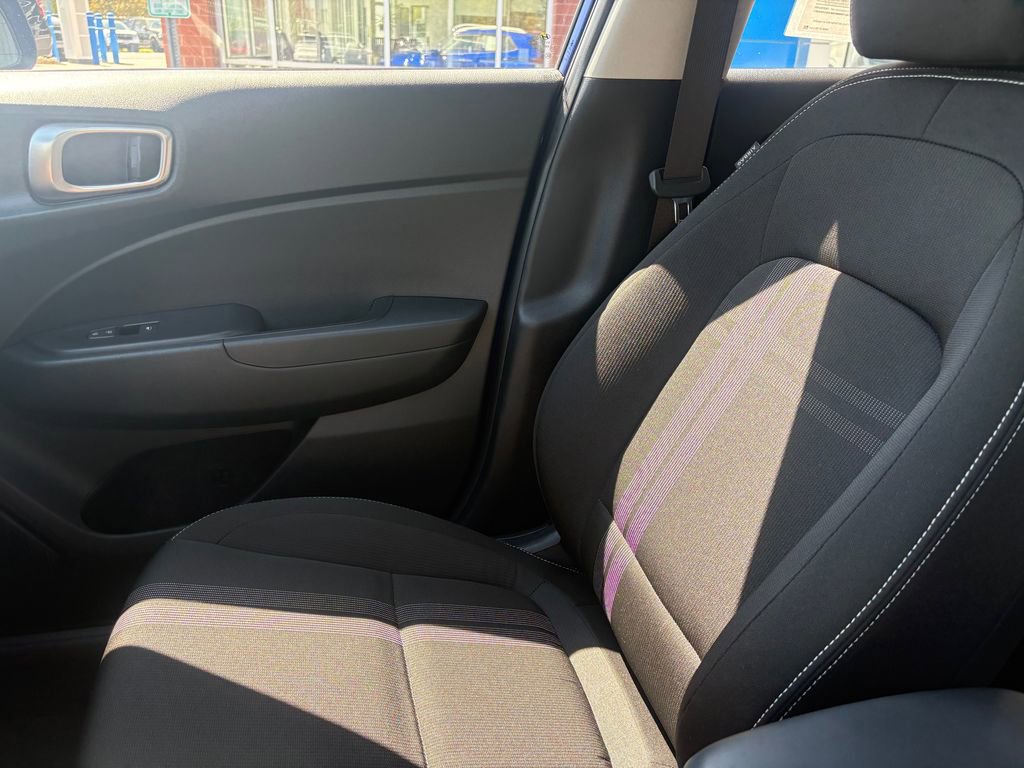 Used 2023 Hyundai Venue SEL w/ Cargo Package FWD image 12