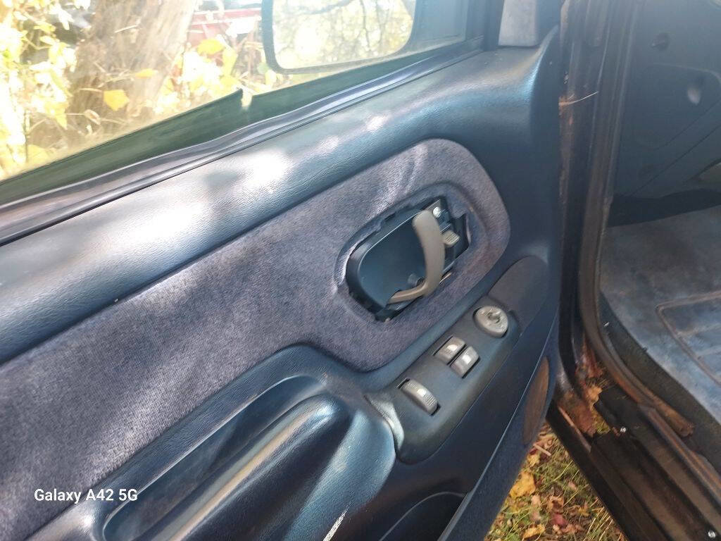 Used 1999 GMC Sierra 2500 4x4 Regular Cab HD w/ Marketing Option Pkg 3 image 6