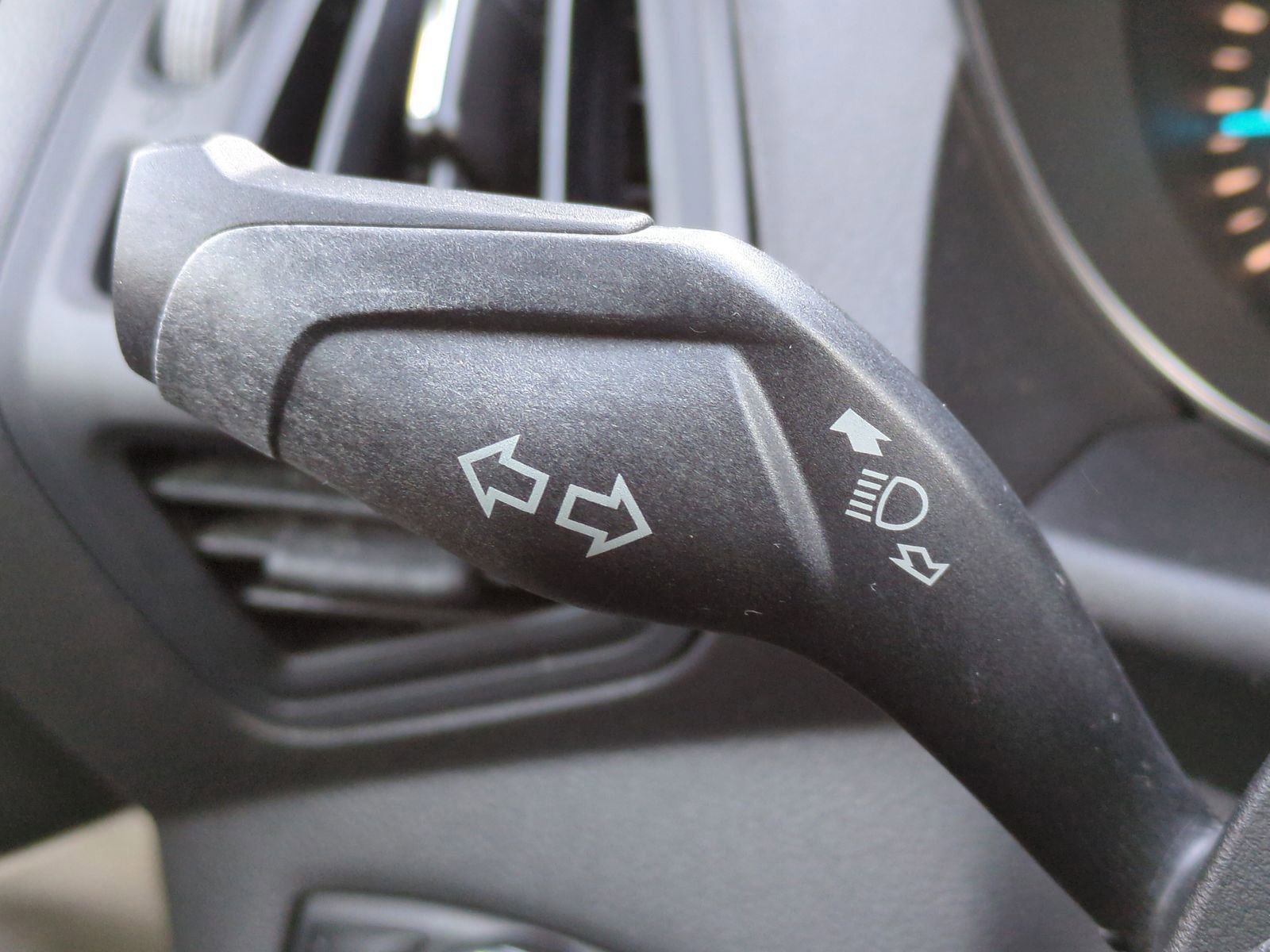 Used 2015 Ford Escape SE image 21