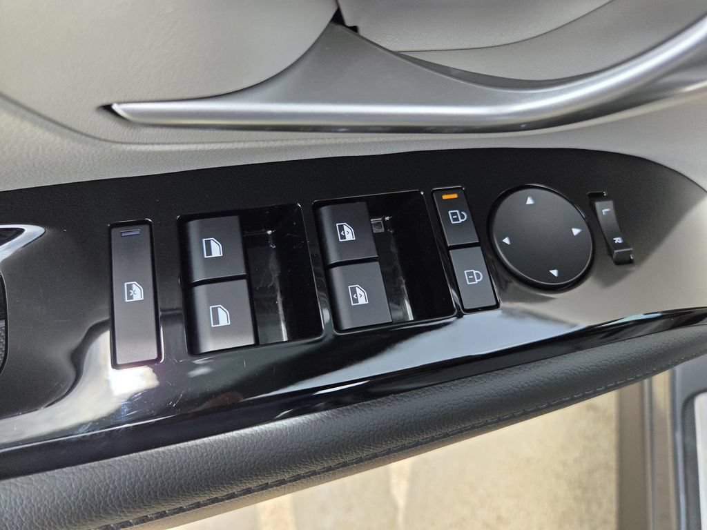 Certified 2026 Hyundai Tucson Limited FWD image 22
