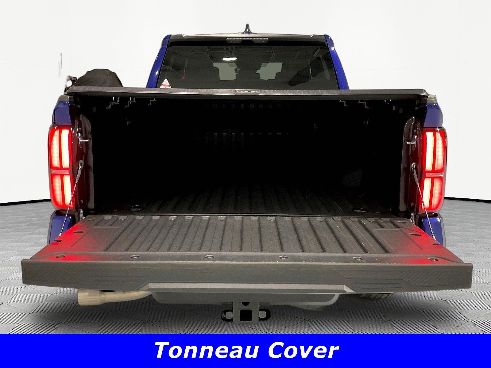 Used 2025 Toyota Tacoma SR5 AWD/4WD image 7