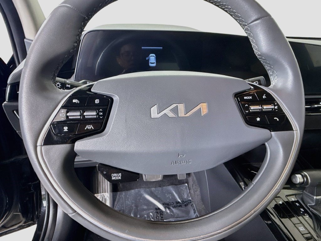 Used 2023 Kia Niro EX FWD image 12