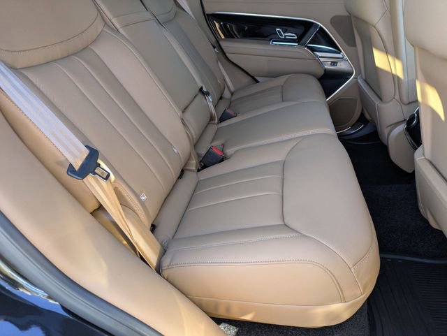 New 2026 Land Rover Range Rover SE image 17