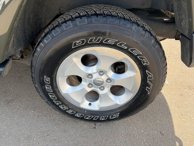 Used 2015 Jeep Wrangler Unlimited Sahara w/ Connectivity Group image 14