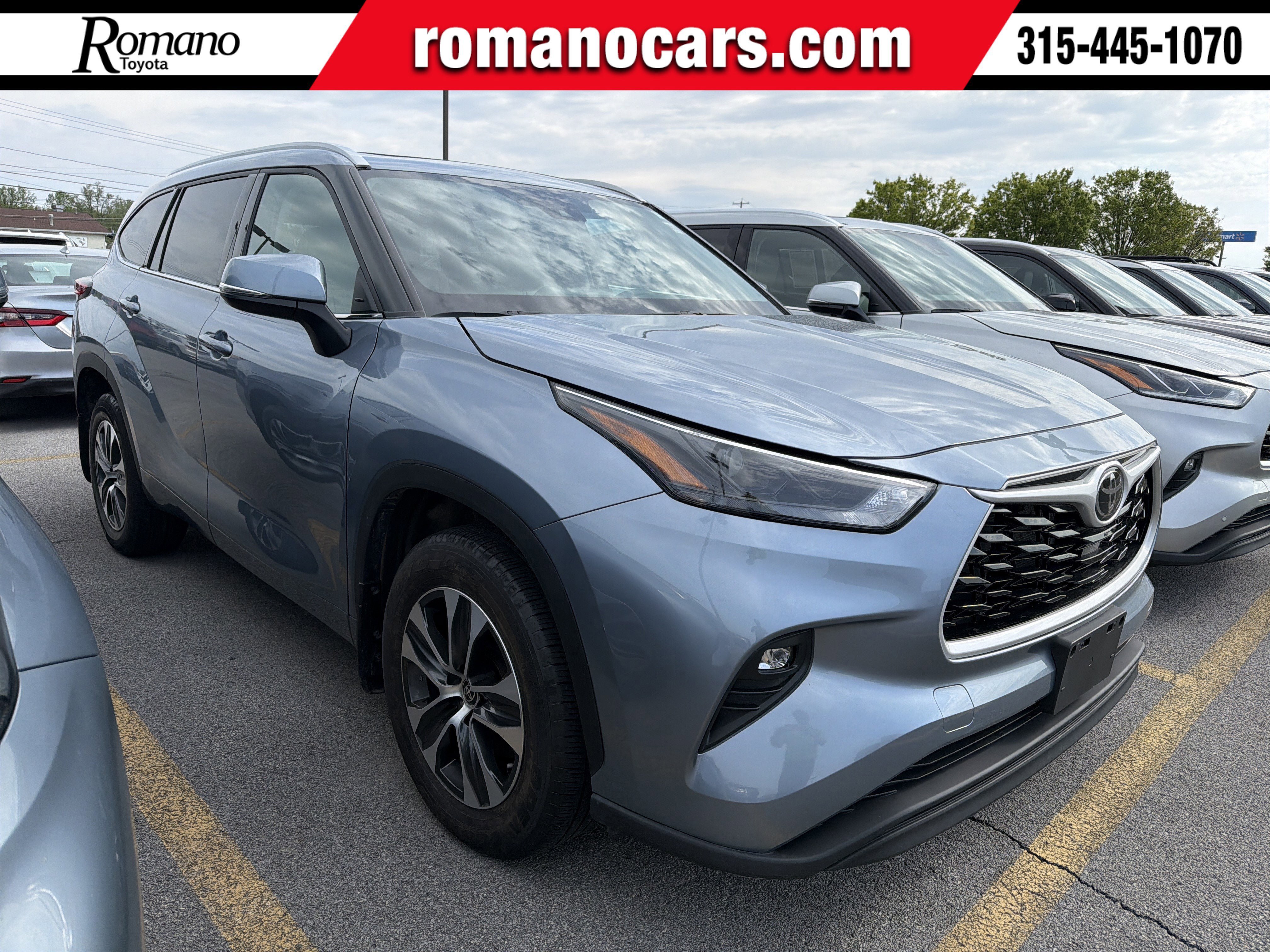 Used 2022 Toyota Highlander XLE AWD/4WD image 1