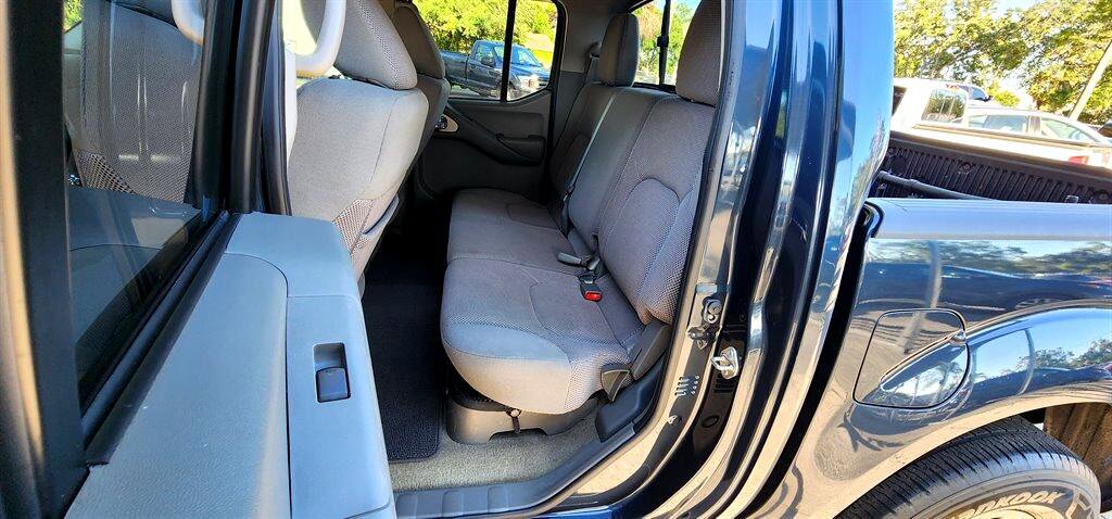 Used 2017 Nissan Frontier SV image 21