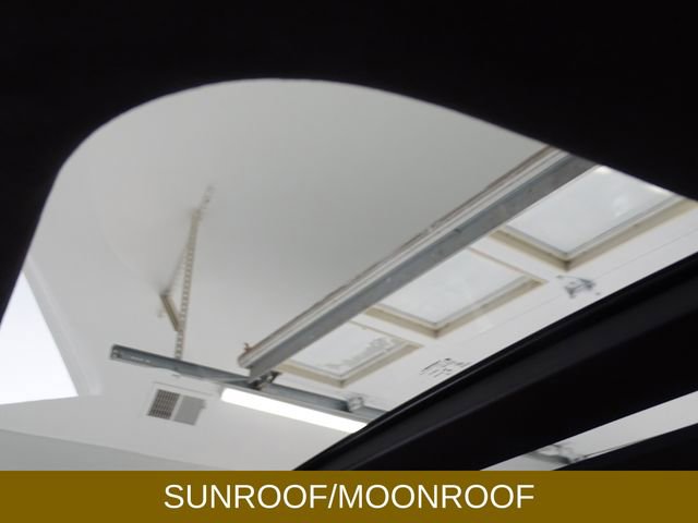 Certified 2023 Chrysler Pacifica Pinnacle image 12