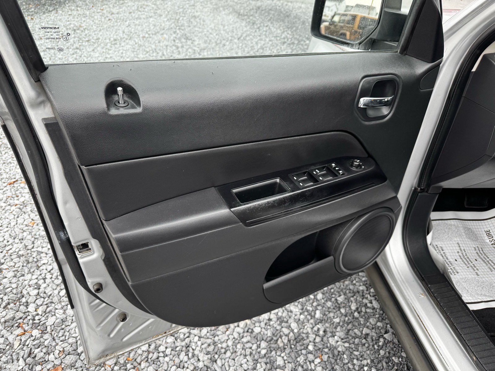 Used 2011 Jeep Patriot Latitude AWD/4WD image 16