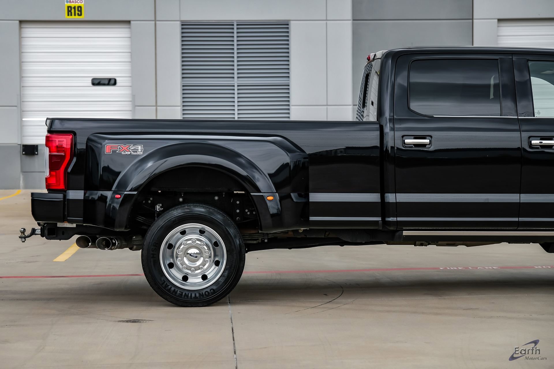 Used 2018 Ford F450 Platinum w/ Platinum Ultimate Package AWD/4WD image 20