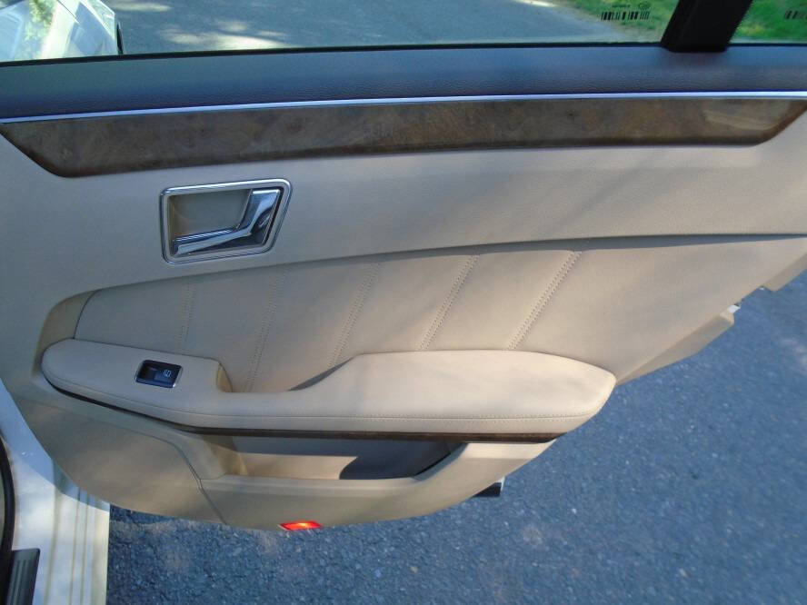 Used 2011 Mercedes-Benz E 350 Sedan image 23