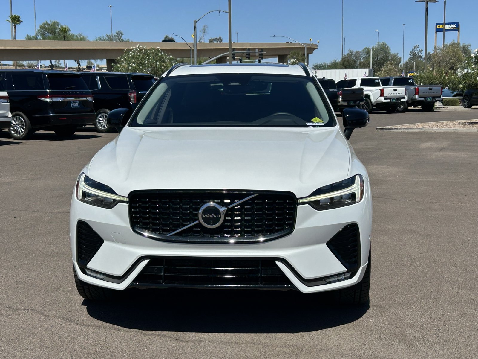 Used 2023 Volvo XC60 B5 Plus w/ Protection Package AWD/4WD image 8