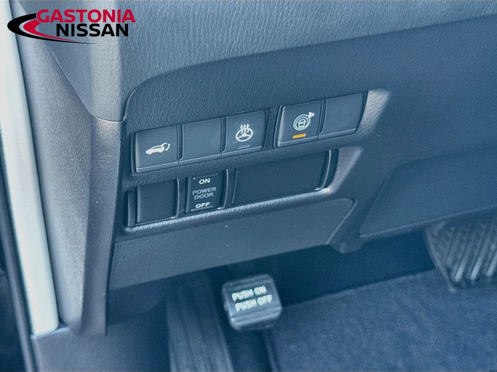 Used 2024 Nissan Armada SL w/ Captain's Chairs Package RWD image 13