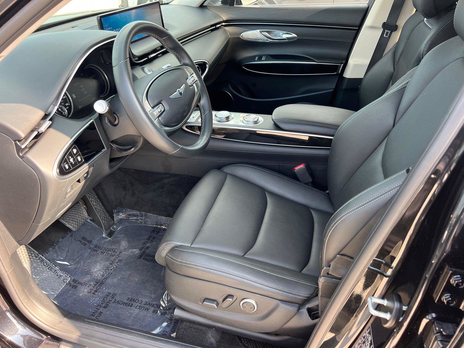 Used 2023 Genesis GV70 2.5T AWD/4WD image 8