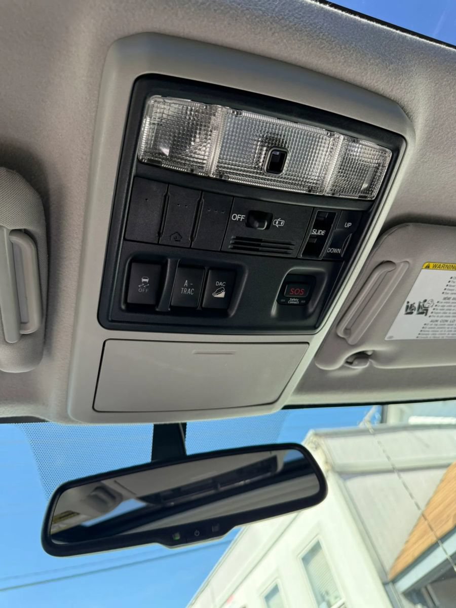 Used 2011 Toyota 4Runner Limited w/ Convenience Pkg image 18