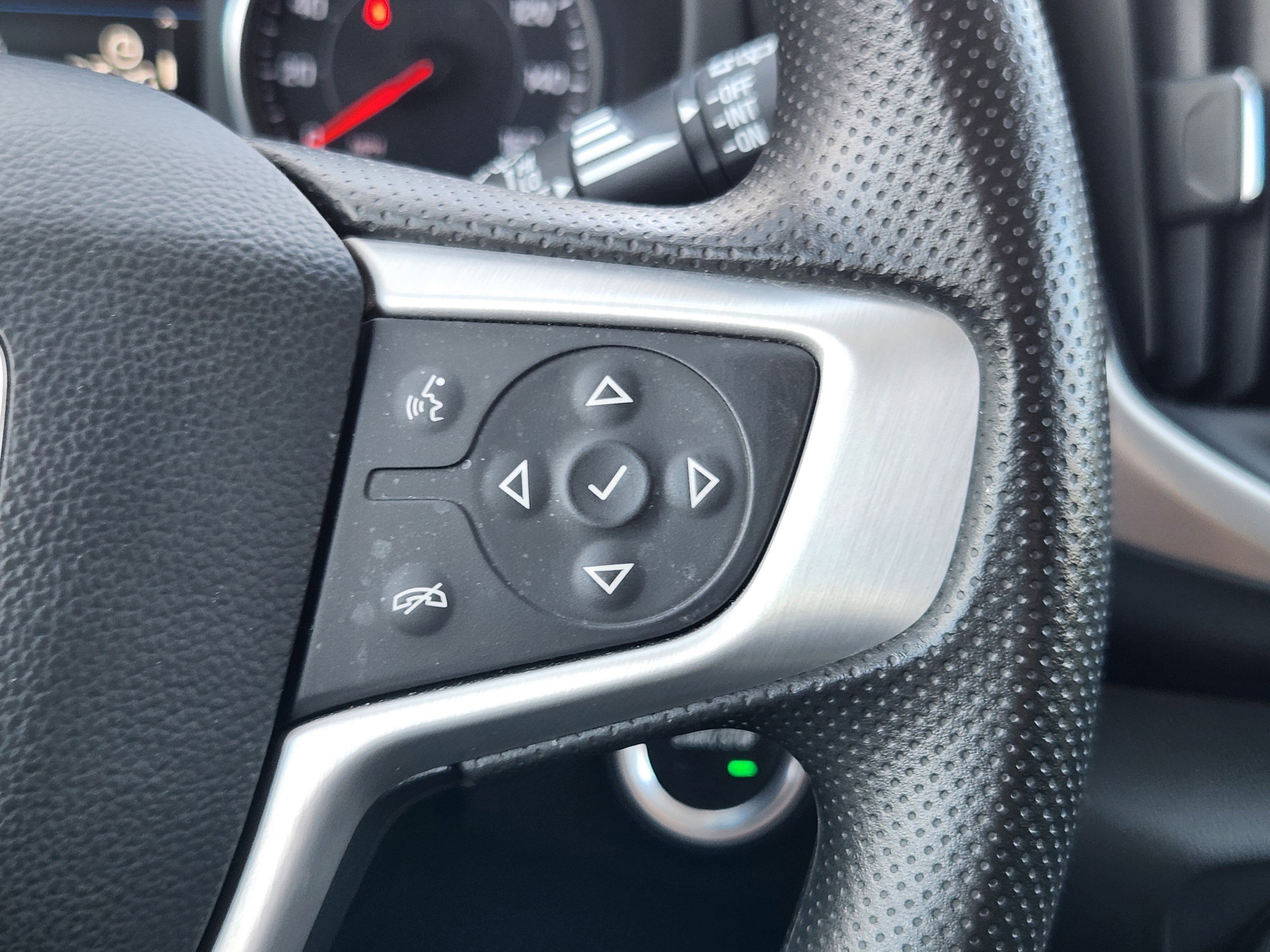 Used 2024 GMC Terrain SLE AWD/4WD image 19