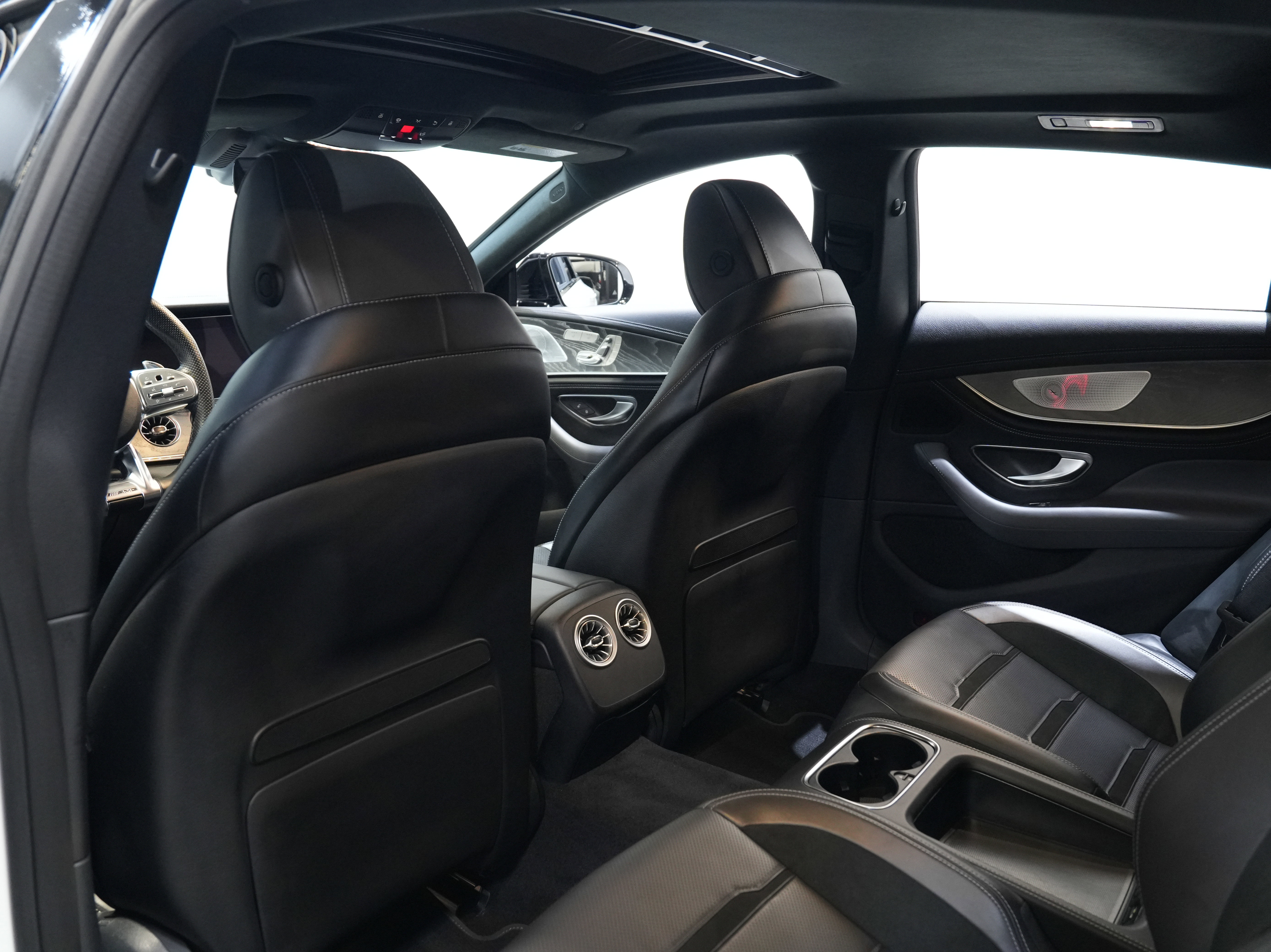 Used 2019 Mercedes-Benz AMG GT 63 w/ AMG Aerodynamics Package image 41