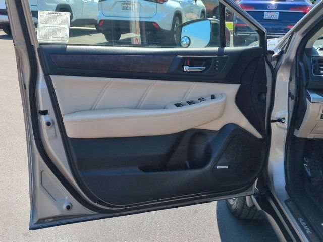 Used 2019 Subaru Outback 2.5i Limited AWD/4WD image 14