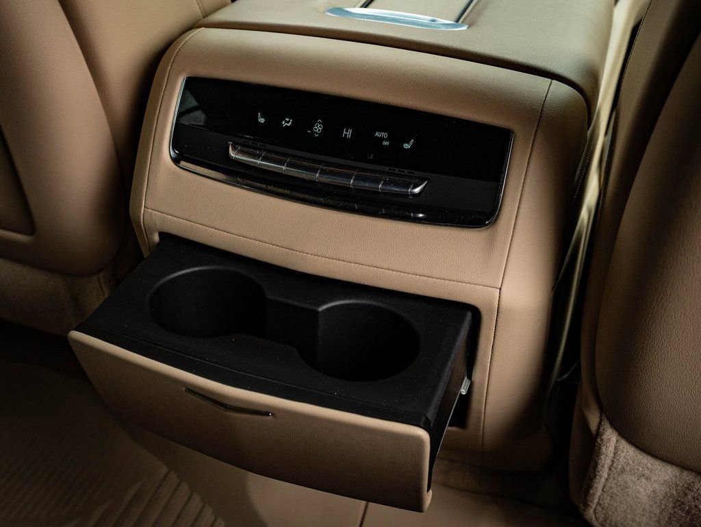 Used 2021 Cadillac Escalade ESV Premium Luxury image 49