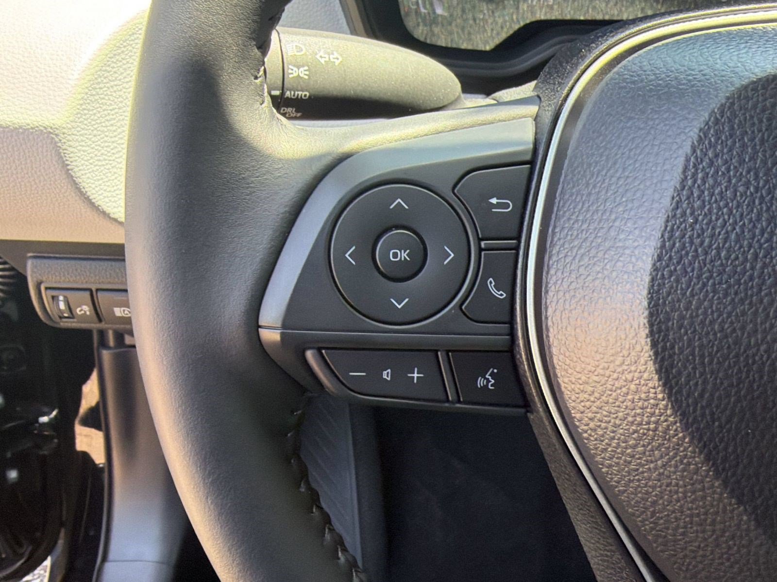 Used 2026 Toyota Corolla SE FWD image 15