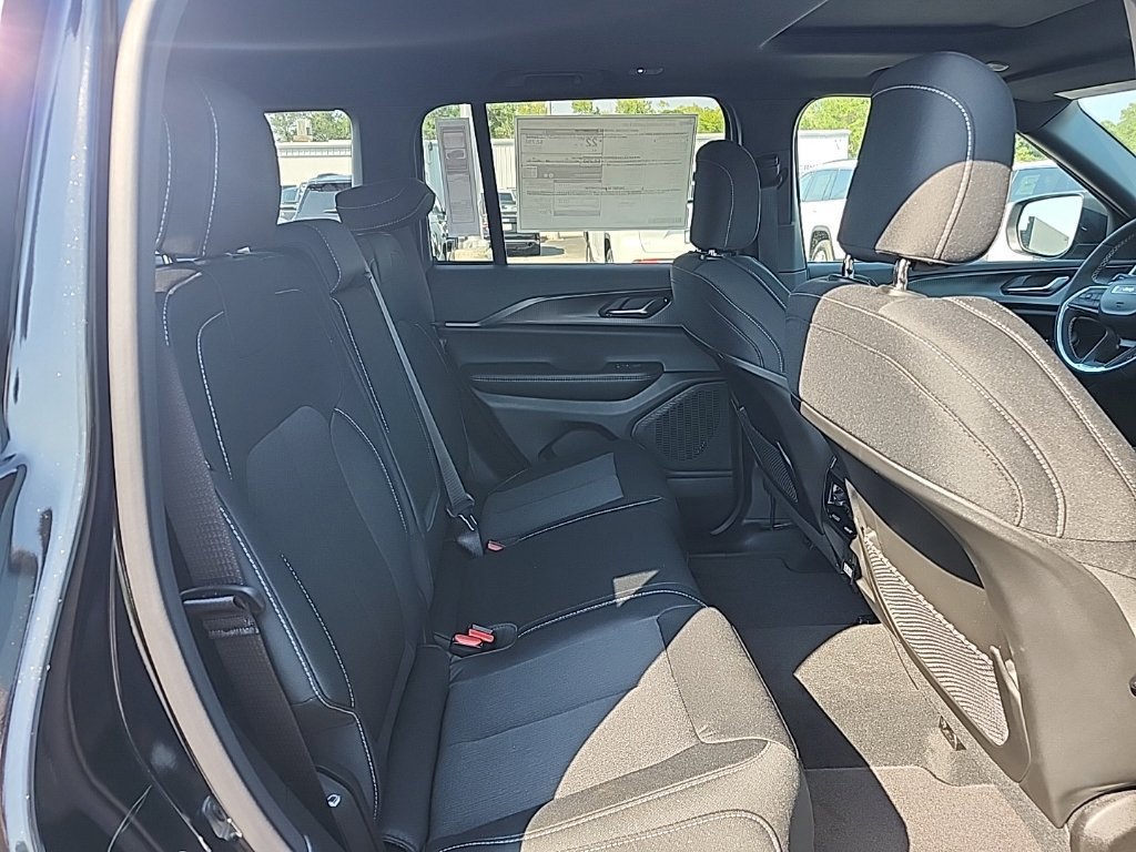 New 2026 Jeep Grand Cherokee Laredo X RWD image 36