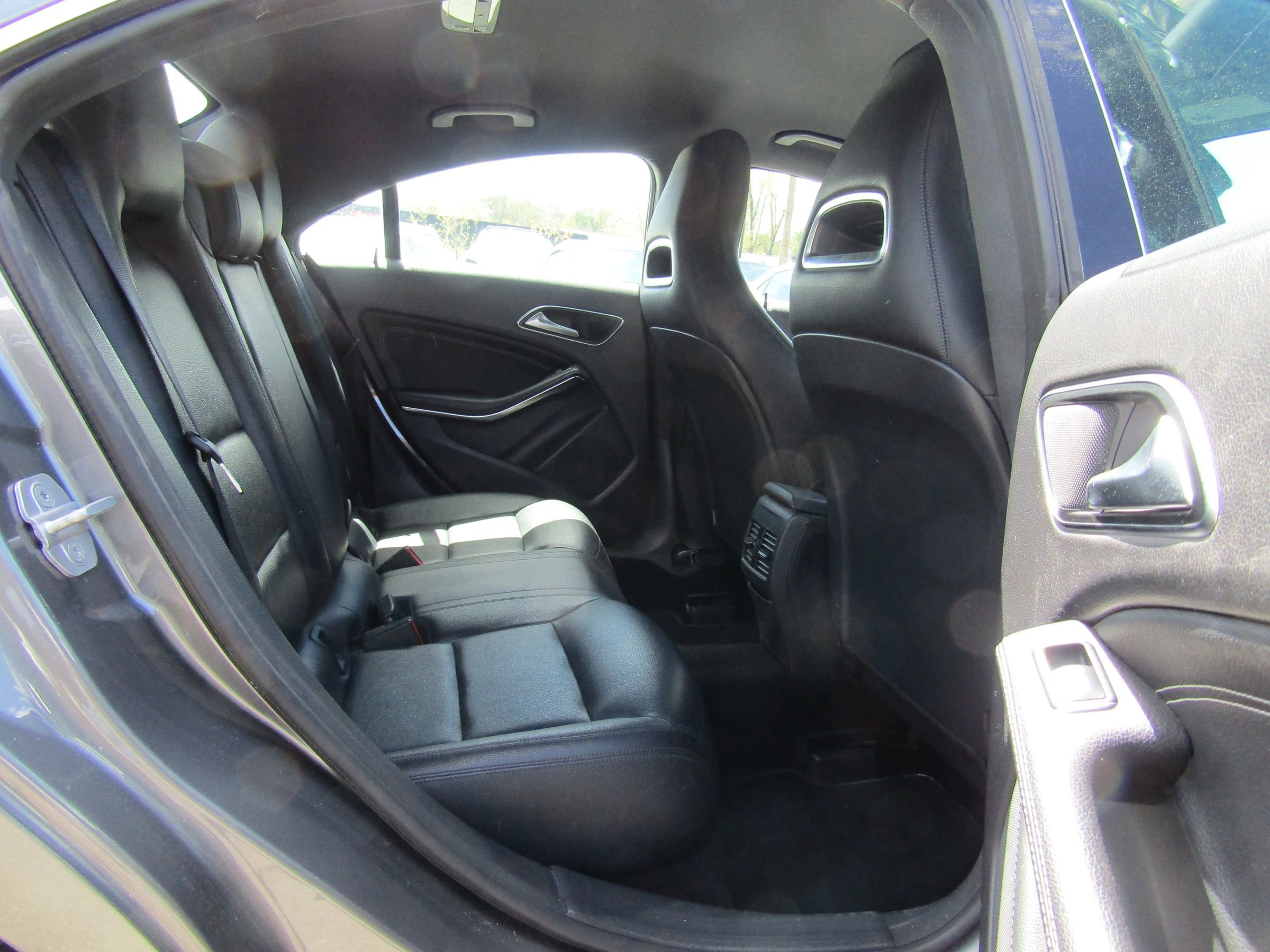 Used 2014 Mercedes-Benz CLA 250 image 11
