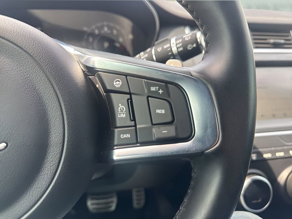 Used 2020 Jaguar E-PACE R-Dynamic SE image 15