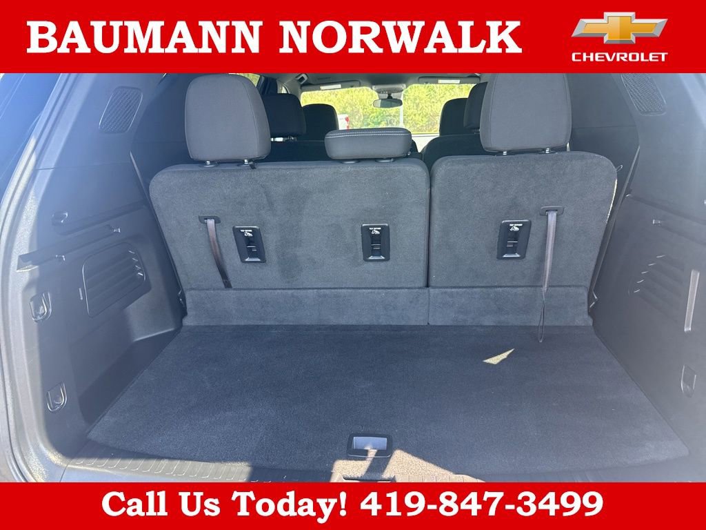 Used 2025 Chevrolet Traverse LT w/ Midnight/Sport Edition AWD/4WD image 32
