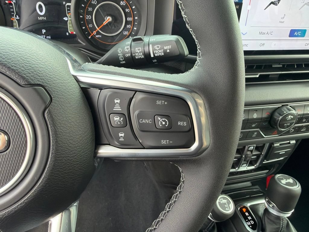New 2026 Jeep Wrangler Unlimited Sahara AWD/4WD image 18
