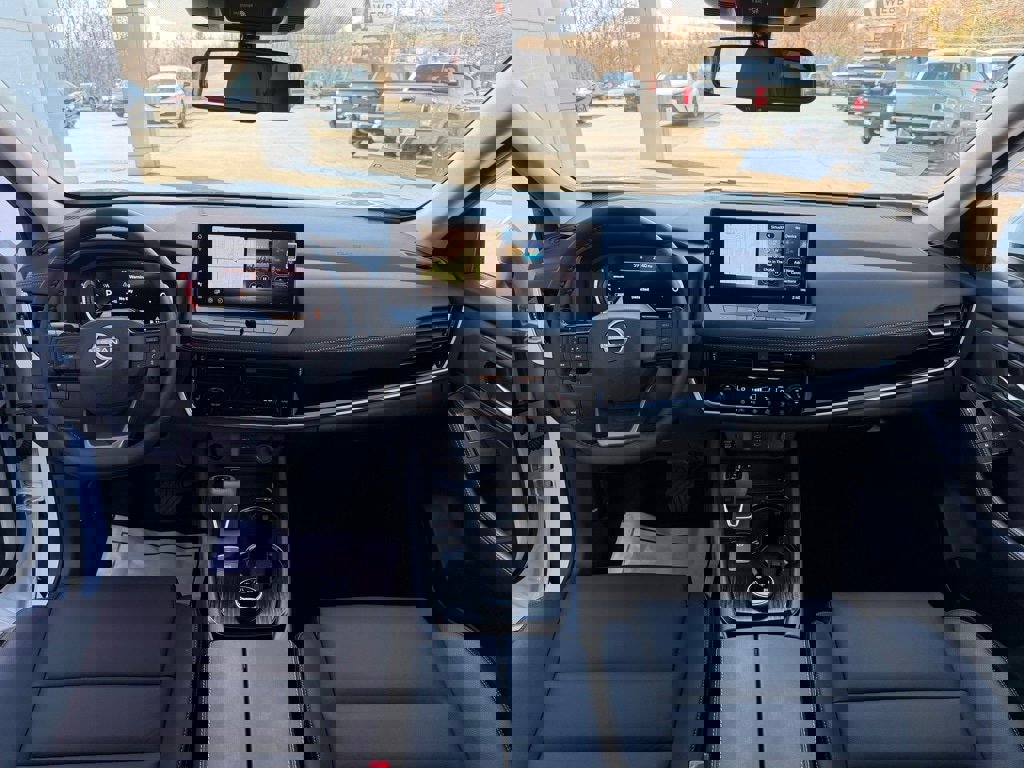 Certified 2025 Nissan Rogue SL image 9