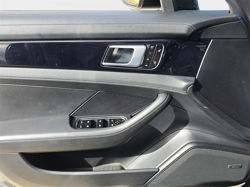 Used 2018 Porsche Panamera 4S image 22