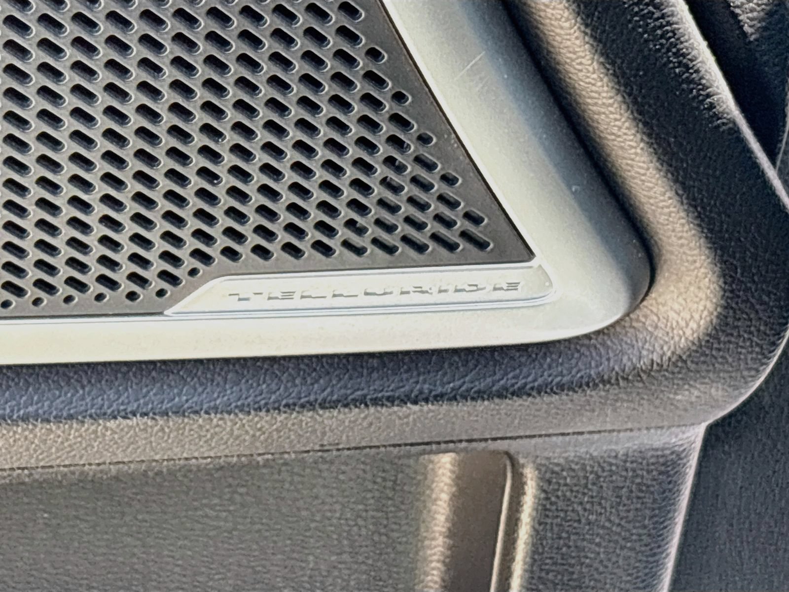 Used 2022 Kia Telluride EX FWD image 19