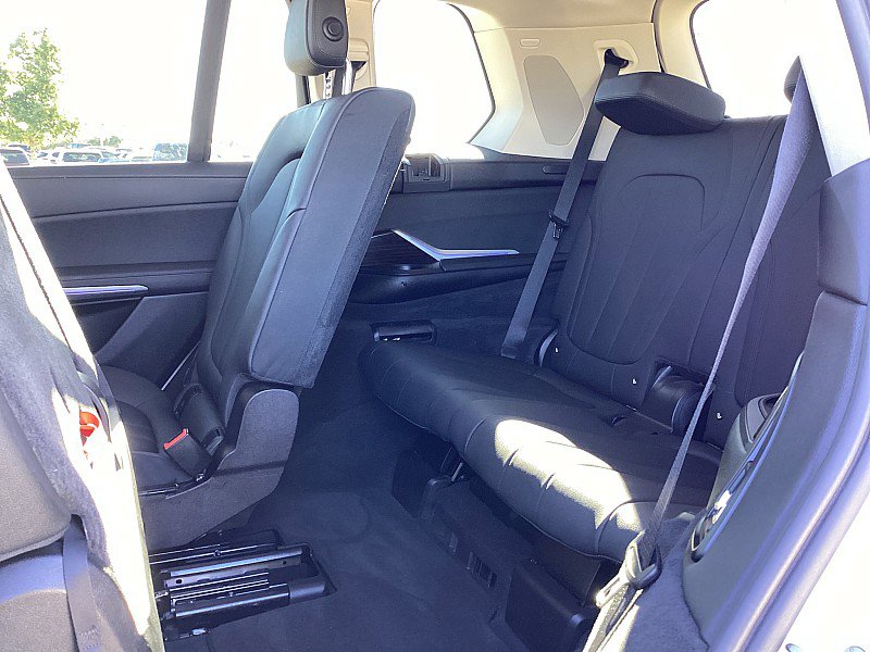 Used 2021 BMW X7 xDrive40i w/ Premium Package image 19