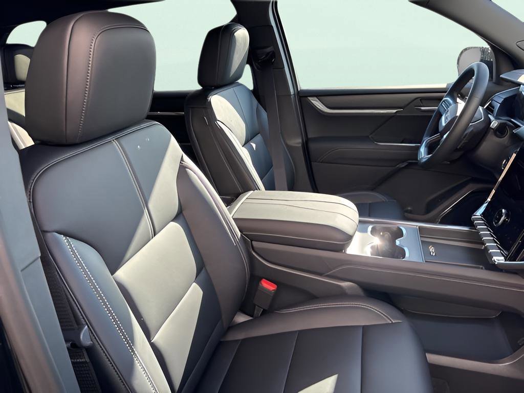 New 2026 GMC Acadia Elevation image 13