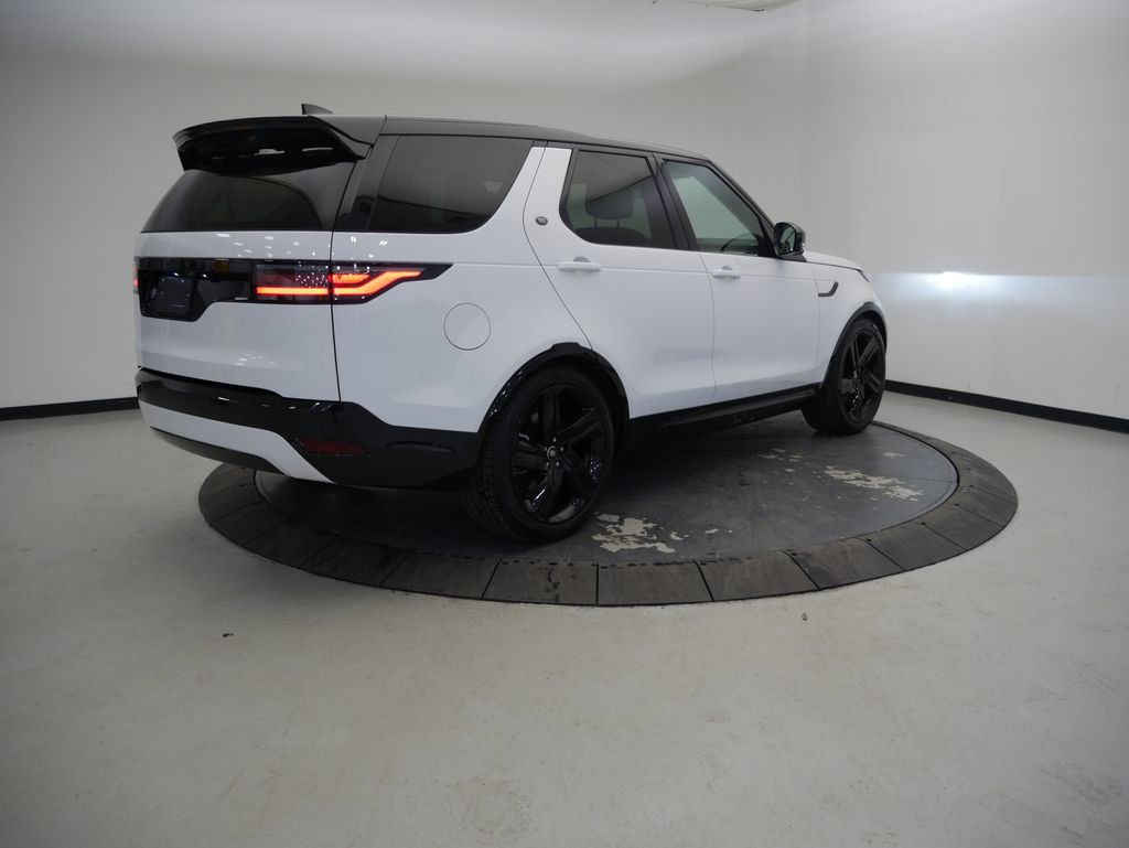 Used 2025 Land Rover Discovery Dynamic SE image 7