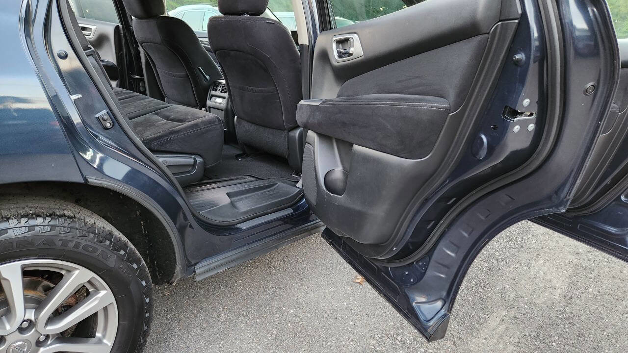 Used 2015 Nissan Pathfinder SV w/ Cargo Package AWD/4WD image 38