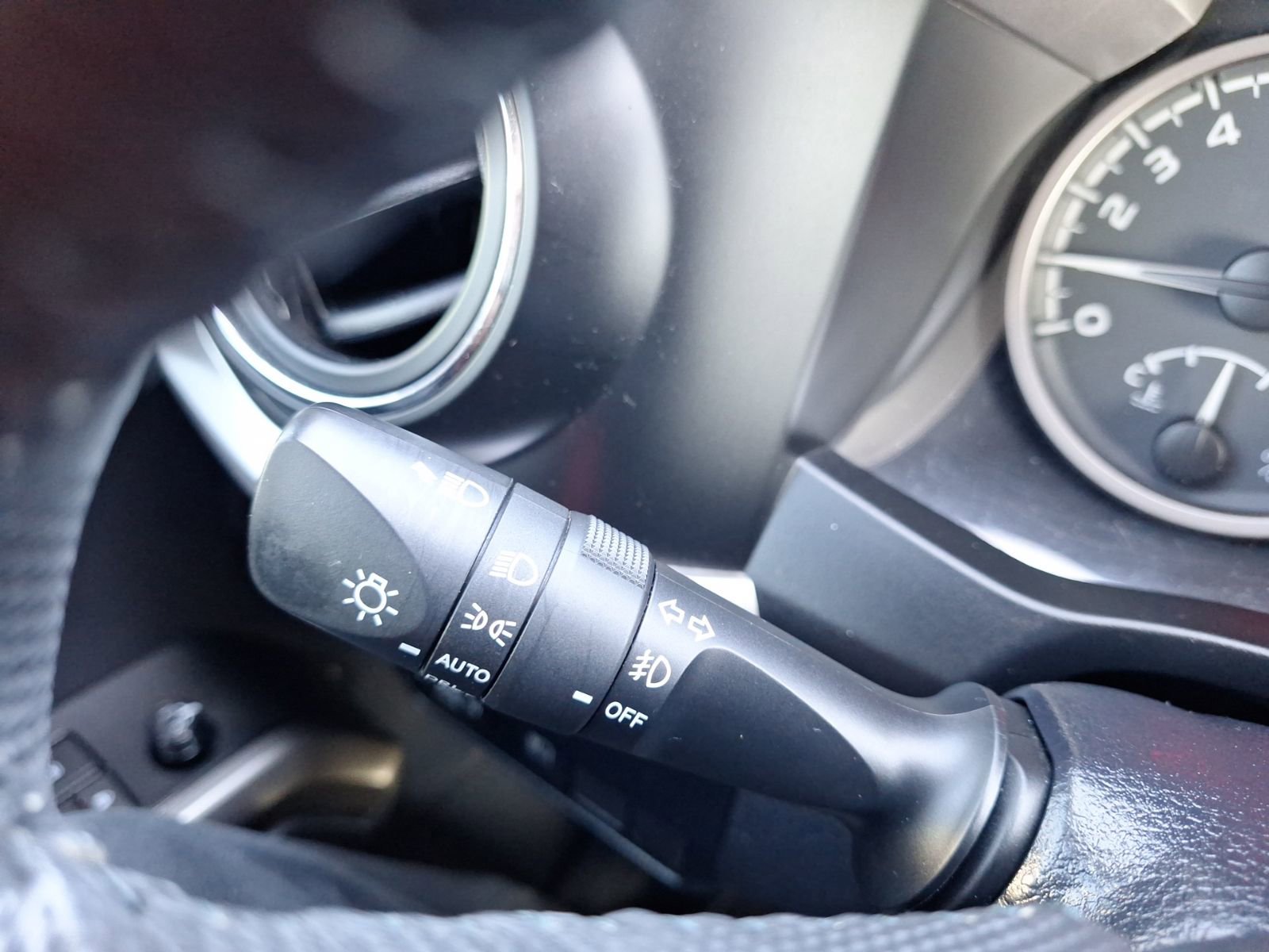 Used 2022 Toyota Tacoma SR5 image 25