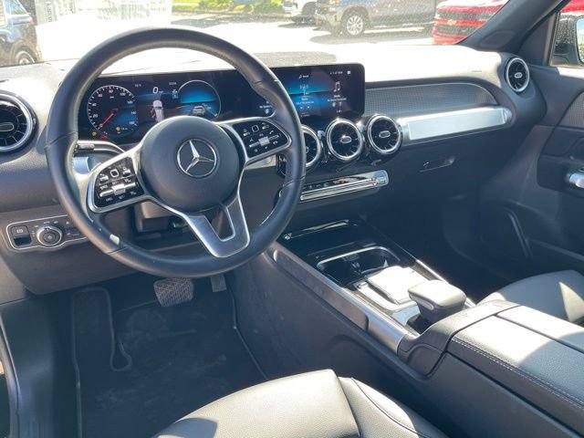 Used 2023 Mercedes-Benz GLB 250 4MATIC w/ Premium Package image 12
