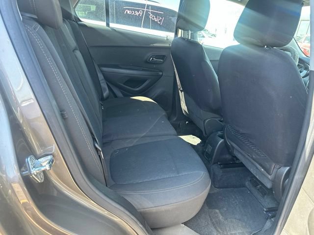 Used 2021 Chevrolet Trax LS w/ Tint and Cruise Package AWD/4WD image 9