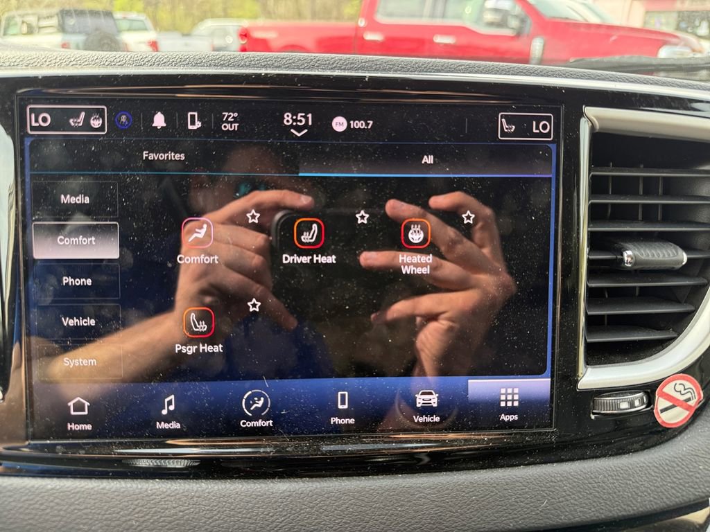 Used 2023 Chrysler Pacifica Touring-L image 29