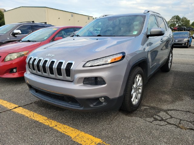 Used 2015 Jeep Cherokee Latitude FWD image 3