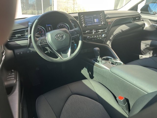 Used 2021 Toyota Camry LE image 9
