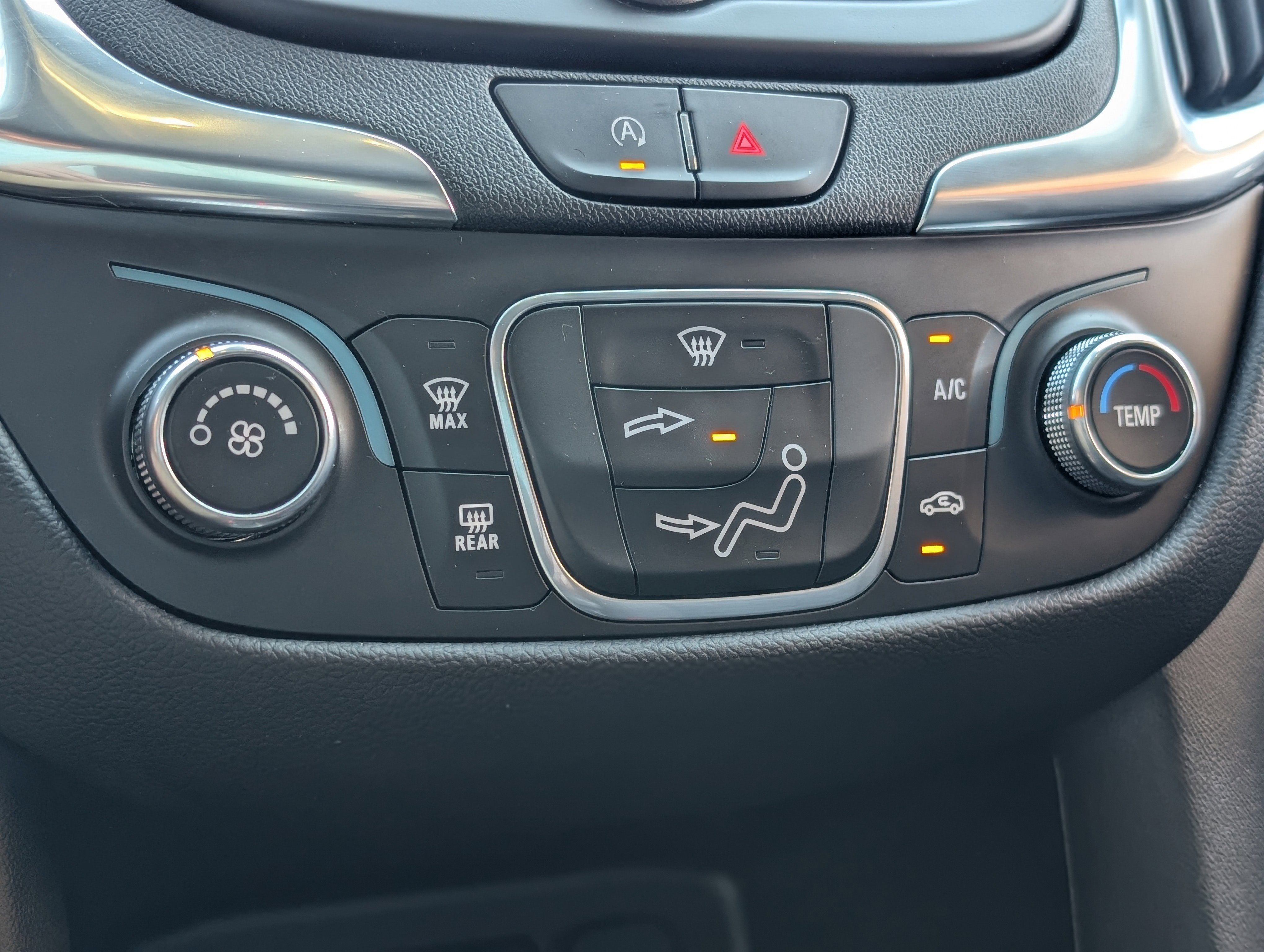 Used 2022 Chevrolet Equinox LT w/ LPO, Floor Liner Package image 20