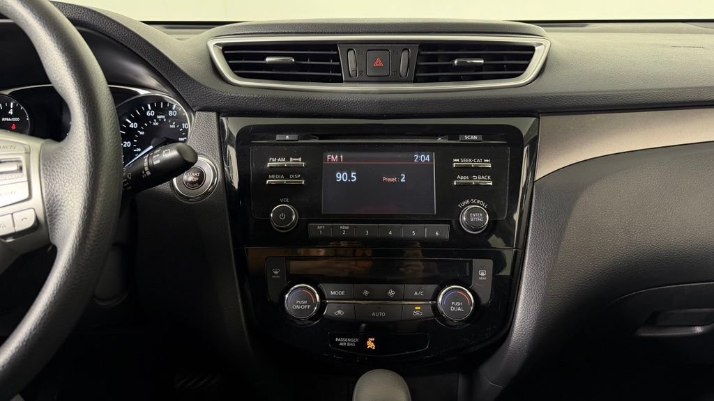 Used 2015 Nissan Rogue SV AWD/4WD image 21
