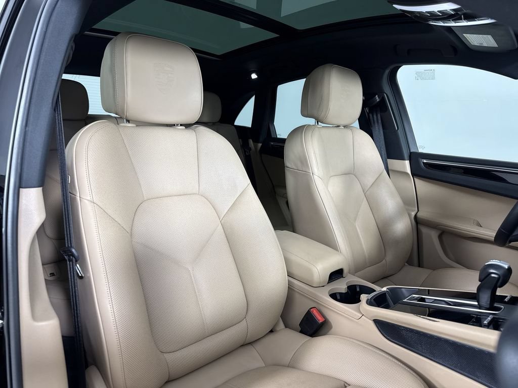 Certified 2022 Porsche Macan S w/ Premium Package Plus AWD/4WD image 23